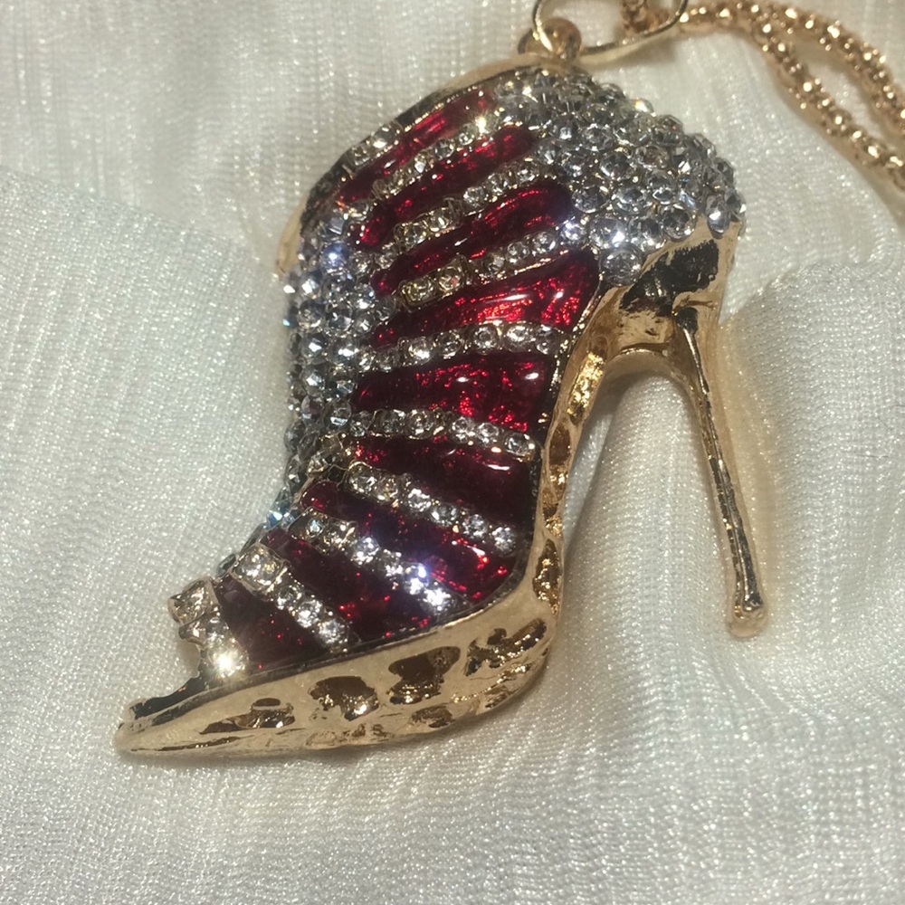 Red Rhinestone Bling Stiletto High Heel Pendant Necklace - Picture 4 of 4
